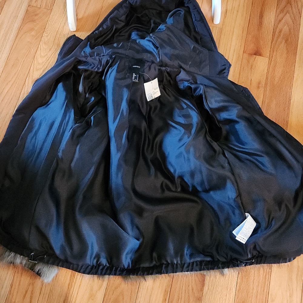 CUUUUTTTEE COAT! NWT - Picture 3 of 12